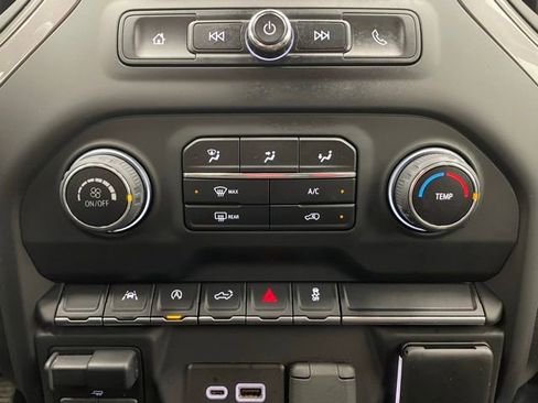 Certified 2024 Chevrolet Silverado 1500 Custom image 5