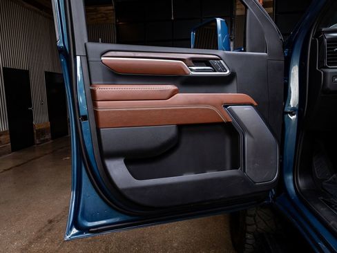 Used 2025 GMC Sierra 2500 Denali Ultimate w/ Max Trailering Package image 36