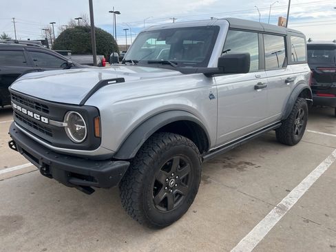 Used 2023 Ford Bronco Black Diamond image 2
