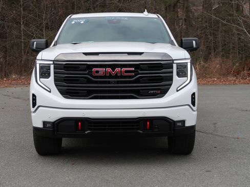 Certified 2022 GMC Sierra 1500 AT4 w/ AT4 Premium Package image 2