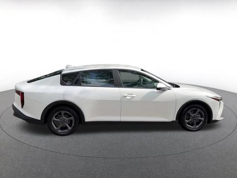 Used 2025 Kia K4 FWD image 16