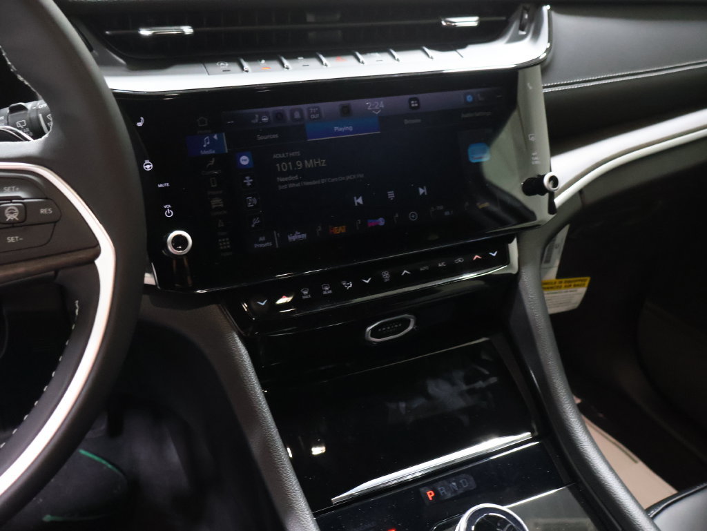 New 2027 Jeep Grand Cherokee Limited AWD/4WD image 21