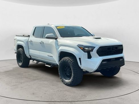 Used 2026 Toyota Tacoma TRD Sport AWD/4WD image 3