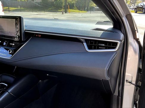 Used 2022 Toyota Corolla SE image 18