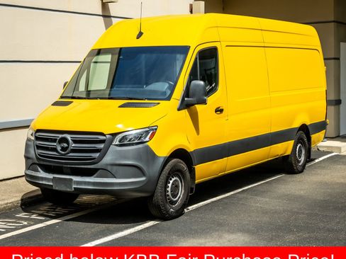 Used 2021 Mercedes-Benz Sprinter 2500 image 1