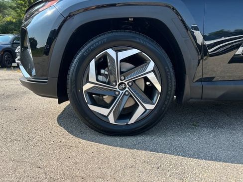 Certified 2023 Hyundai Tucson Limited AWD/4WD image 11