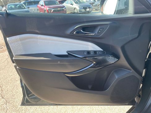 Used 2025 Chevrolet Trax LT image 18