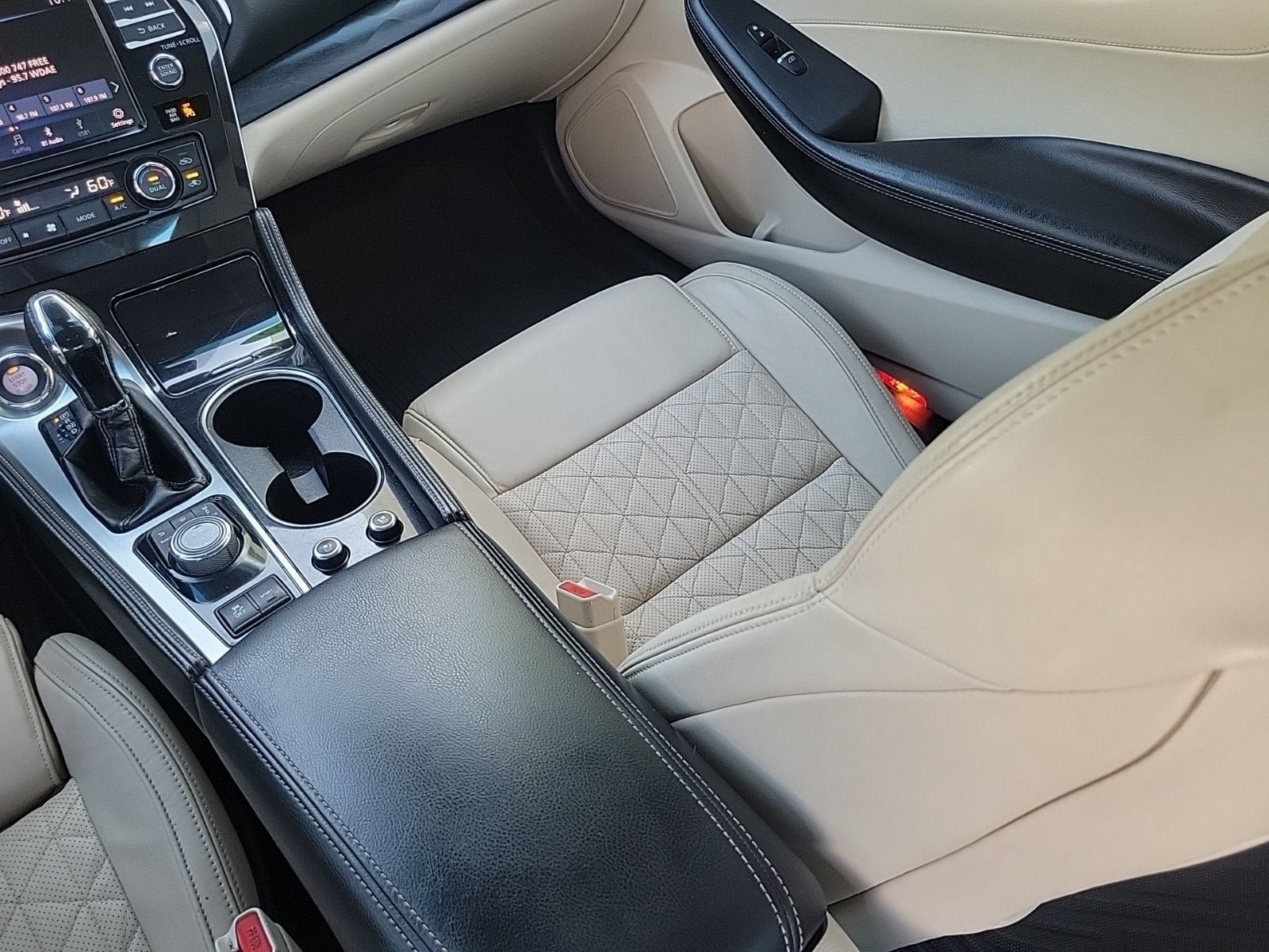 Used 2022 Nissan Maxima Platinum w/ Sport Mat Group FWD image 17