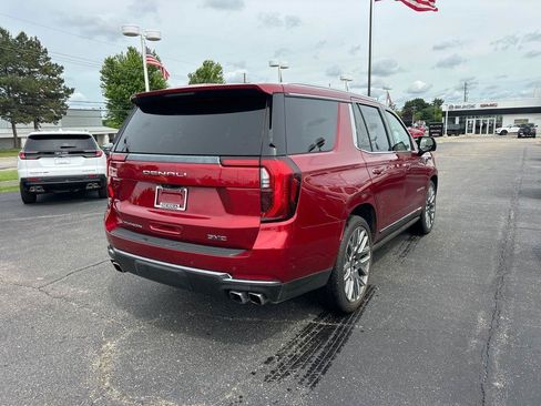 Used 2025 GMC Yukon Denali Ultimate AWD/4WD image 4