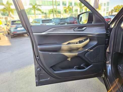 New 2026 Jeep Grand Cherokee L Altitude AWD/4WD image 18