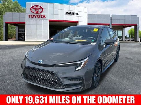 Certified 2025 Toyota Corolla SE w/ SE Premium Package image 3