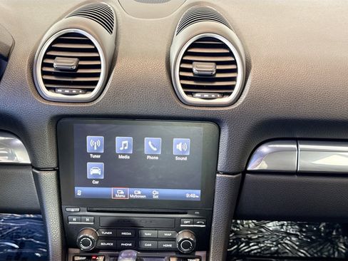 Certified 2022 Porsche 718 Cayman RWD image 27