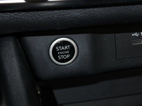 Used 2021 Nissan Rogue SV w/ Premium Package FWD image 39