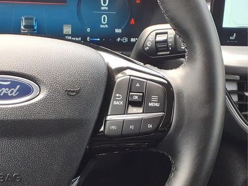 Used 2025 Ford Escape Platinum AWD/4WD image 23
