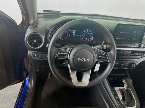 Used 2023 Kia Forte LXS w/ LXS Technology Package image 17