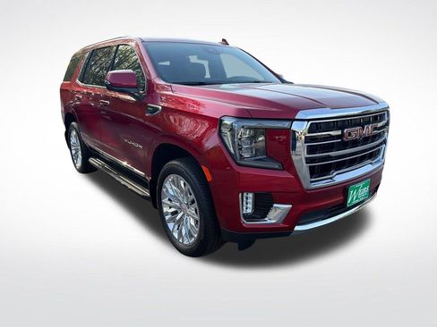 Certified 2024 GMC Yukon SLT w/ SLT Premium Package AWD/4WD image 8