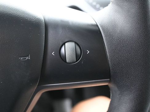 Used 2023 Tesla Model Y Long Range AWD/4WD image 21