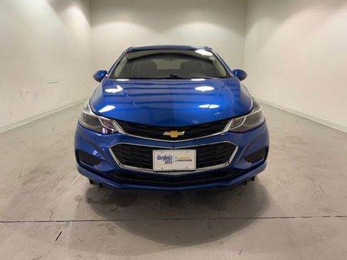 Used 2017 Chevrolet Cruze LT w/ Sun And Sound Package image 2
