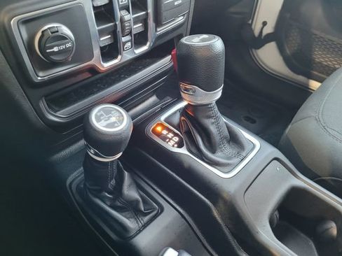 Certified 2023 Jeep Wrangler Unlimited image 12