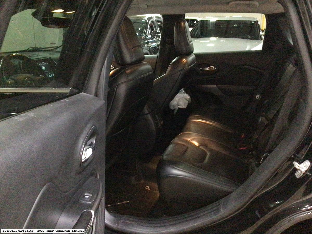 Used 2020 Jeep Cherokee Limited FWD image 9