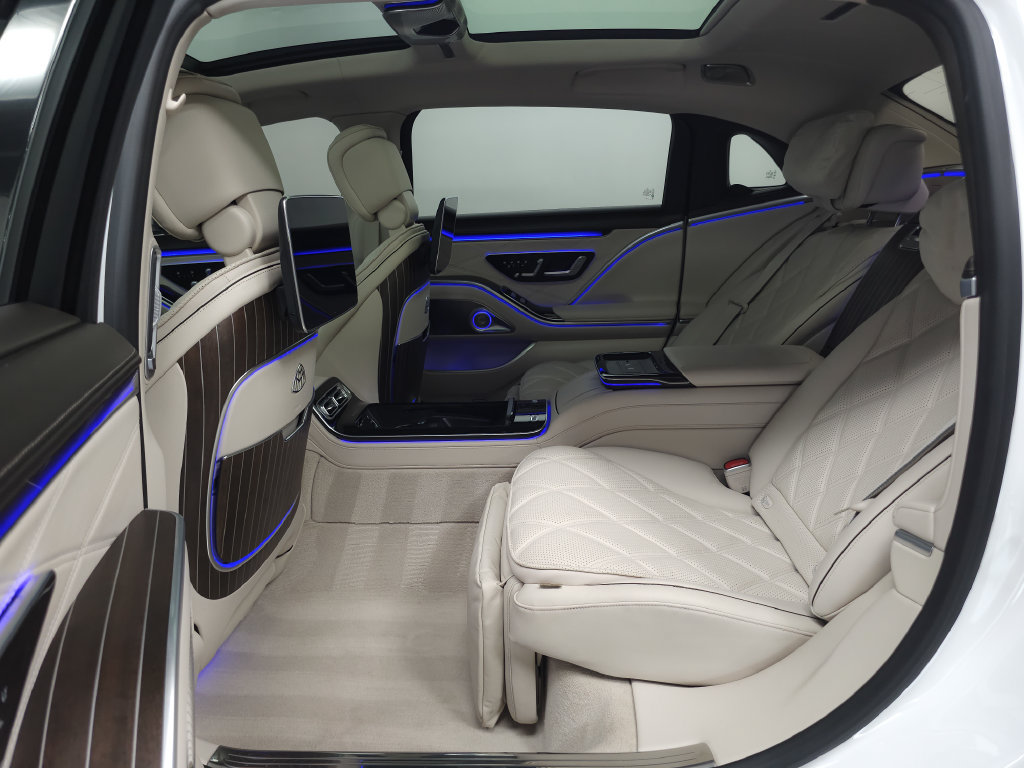 Used 2024 Mercedes-Benz Maybach S 580 4MATIC image 30
