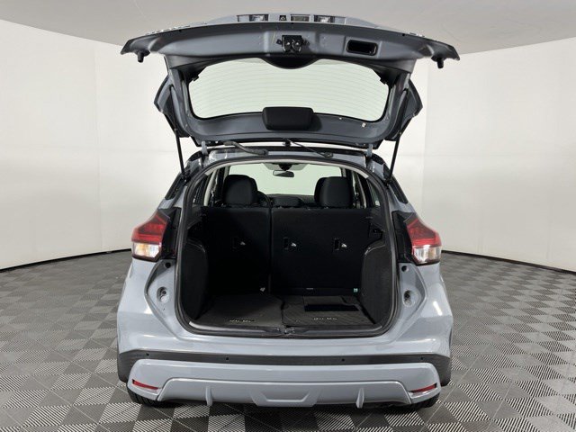 Used 2023 Nissan Kicks SV FWD image 39