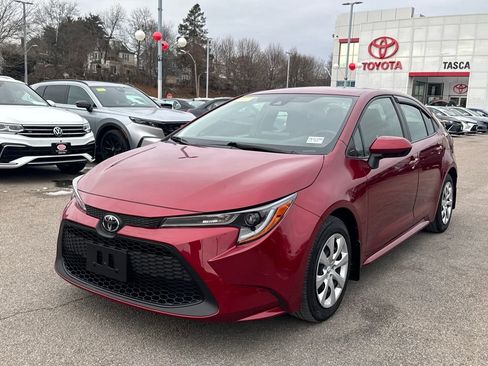 Used 2022 Toyota Corolla LE image 3