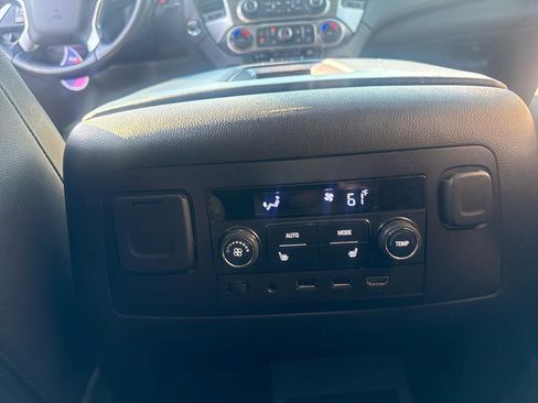 Used 2018 Chevrolet Suburban Premier image 23
