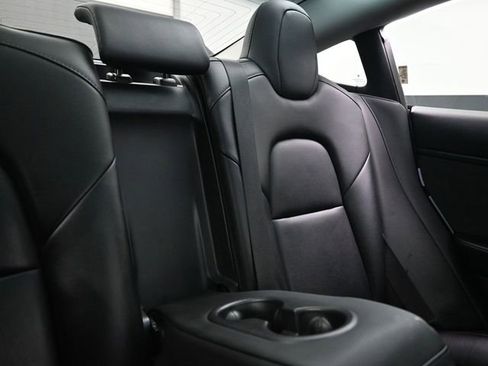 Used 2019 Tesla Model 3 Mid Range image 18