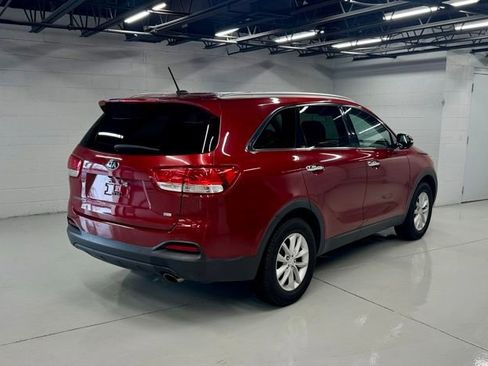 Used 2017 Kia Sorento LX image 5