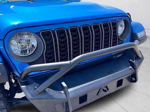 Used 2025 Jeep Gladiator Sport AWD/4WD image 35