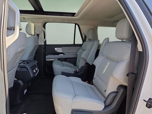 New 2026 Ford Expedition Max Active AWD/4WD image 11