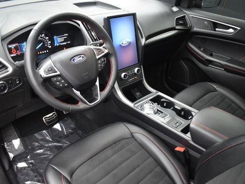 Used 2024 Ford Edge ST-Line w/ Class II Trailer Tow Package AWD/4WD image 12
