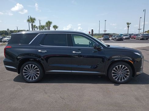 Used 2024 Hyundai Palisade Calligraphy image 9