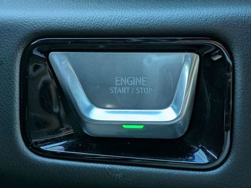 Used 2025 GMC Yukon XL AT4 w/ AT4 Premium Plus Package AWD/4WD image 38