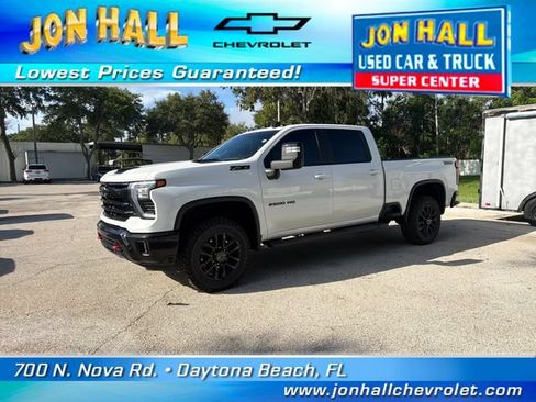Used 2025 Chevrolet Silverado 2500 LT w/ Trail Boss Package AWD/4WD image 2