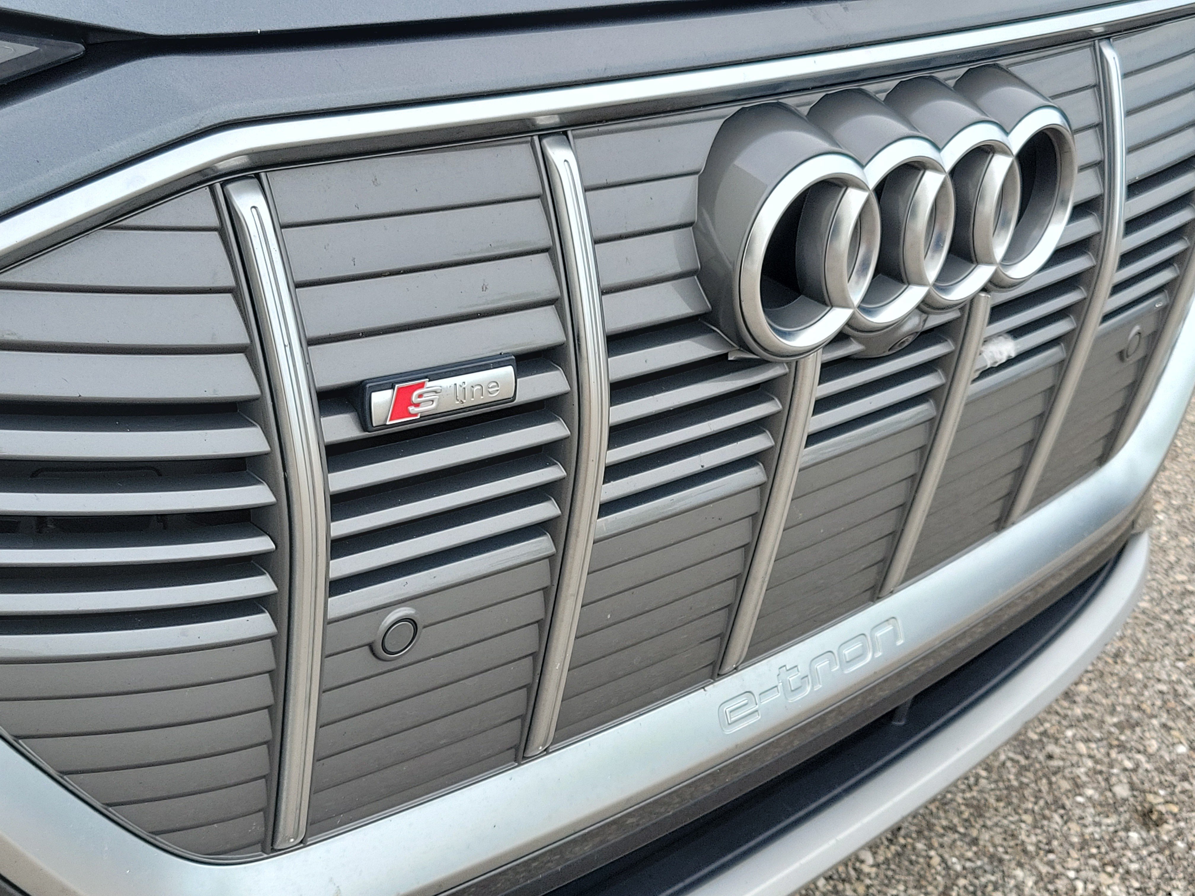 Used 2021 Audi e-tron Premium Plus w/ Premium Plus Package AWD/4WD image 15