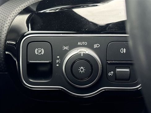 Used 2022 Mercedes-Benz A 220 image 17