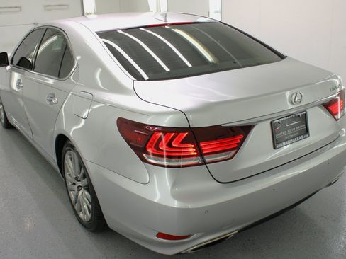Used 2016 Lexus LS 460 image 7