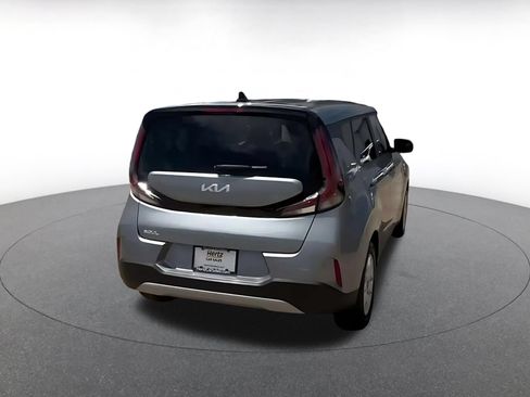 Used 2025 Kia Soul LX w/ LX Technology Package FWD image 15