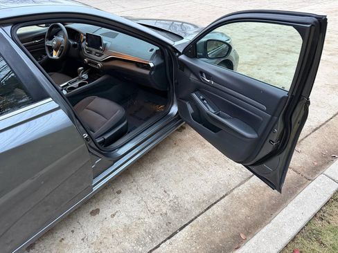 Used 2023 Nissan Altima 2.5 SV image 25