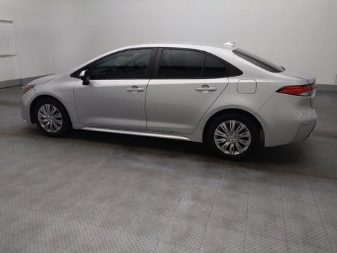 Used 2022 Toyota Corolla LE image 3