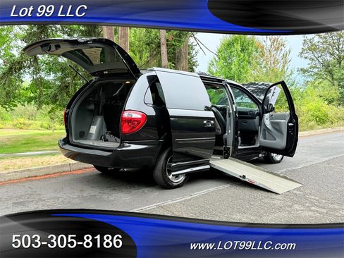 Used 2005 Dodge Grand Caravan SXT image 47