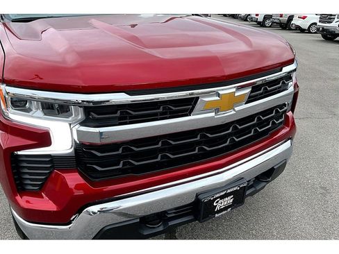 Used 2024 Chevrolet Silverado 1500 LT image 32