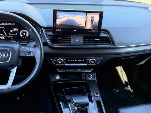 Used 2023 Audi Q5 e Premium Plus w/ Premium Plus Package image 17