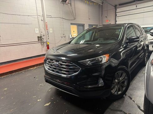 Used 2024 Ford Edge Titanium image 1