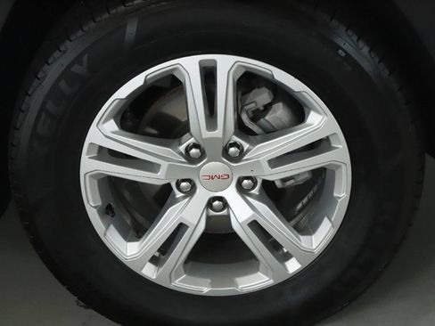 Used 2024 GMC Terrain SLE AWD/4WD image 10