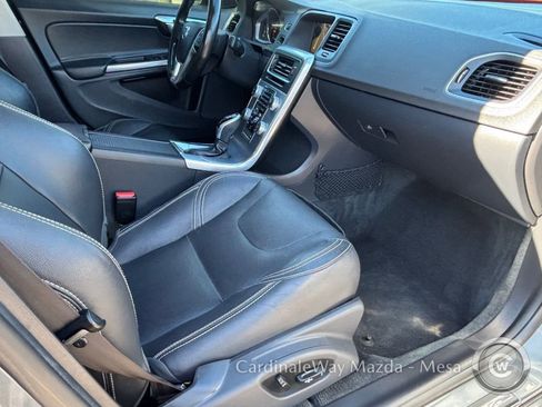 Used 2018 Volvo S60 T5 Dynamic w/ Vision Package image 12