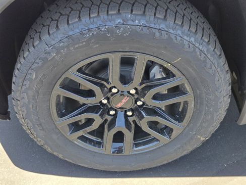 New 2025 GMC Sierra 1500 Elevation image 5