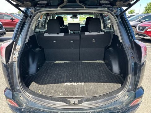 Used 2017 Toyota RAV4 XLE AWD/4WD image 10